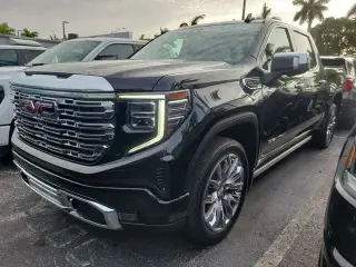 GMC Sierra 1500 2023 4x2 Denali 4 puertas Crew Cab 5.8 pies. SB