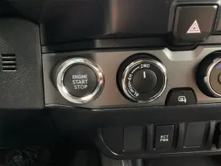 Toyota Tacoma 2023 4x4 TRD Pro 4 puertas Cabina Doble 5.0 pies SB 6M