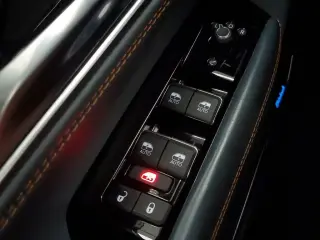 Jeep Grand Wagoneer 2023 4x4 Serie II 4 puertas SUV