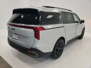 Kia Carnival Híbrido 2025 SX 4 puertas Minivan