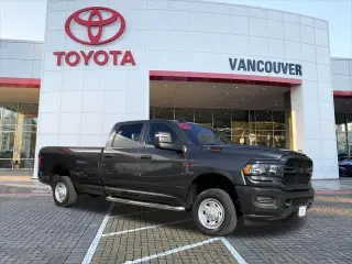 Ram 2500 2024 4x4 Tradesman 4 puertas Cabina Crew 8 pies LB Pickup