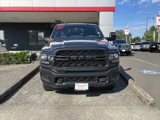 Ram 2500 2024 4x4 Tradesman 4 puertas Cabina Crew 8 pies LB Pickup