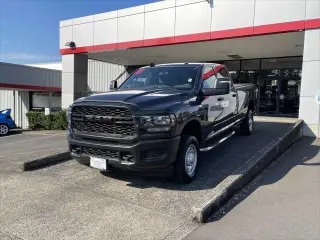 Ram 2500 2024 4x4 Tradesman 4 puertas Cabina Crew 8 pies LB Pickup