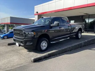 Ram 2500 2024 4x4 Tradesman 4 puertas Cabina Crew 8 pies LB Pickup