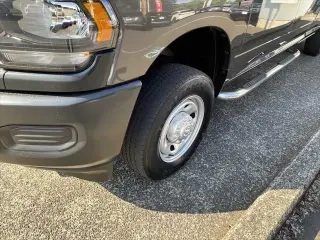 Ram 2500 2024 4x4 Tradesman 4 puertas Cabina Crew 8 pies LB Pickup