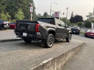 Toyota Tacoma 2024 4x4 TRD Sport 4 puertas Doble Cabina 5.0 pies SB 8A