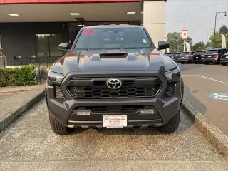 Toyota Tacoma 2024 4x4 TRD Sport 4 puertas Doble Cabina 5.0 pies SB 8A