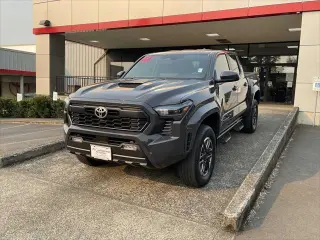 Toyota Tacoma 2024 4x4 TRD Sport 4 puertas Doble Cabina 5.0 pies SB 8A