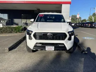 Toyota Tacoma 2024 4x4 TRD Sport 4 puertas Doble Cabina 6.1 pies LB