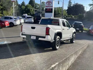 Toyota Tacoma 2024 4x4 TRD Sport 4 puertas Doble Cabina 6.1 pies LB
