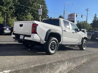 Toyota Tacoma 2024 4x4 TRD Sport 4 puertas Doble Cabina 6.1 pies LB