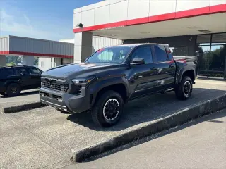 Toyota Tacoma 2026 4x4 SR5 4 puertas Cabina Doble 5.0 pies SB