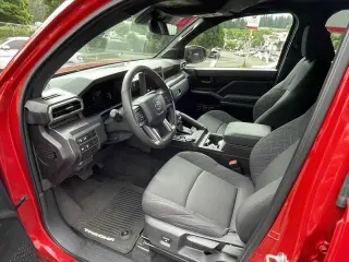 Toyota Tacoma 2025 4x4 SR5 4 puertas Doble Cabina 5.0 pies SB