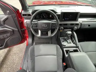 Toyota Tacoma 2025 4x4 SR5 4 puertas Doble Cabina 5.0 pies SB