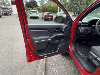 Toyota Tacoma 2025 4x4 SR5 4 puertas Doble Cabina 5.0 pies SB