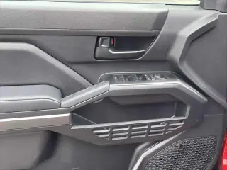 Toyota Tacoma 2025 4x4 SR5 4 puertas Doble Cabina 5.0 pies SB