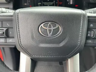 Toyota Tacoma 2025 4x4 SR5 4 puertas Doble Cabina 5.0 pies SB