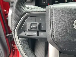 Toyota Tacoma 2025 4x4 SR5 4 puertas Doble Cabina 5.0 pies SB