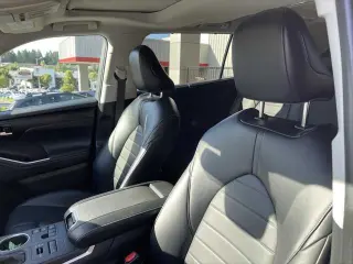 Toyota Highlander 2024 AWD XLE 4 puertas SUV