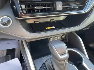 Toyota Highlander 2024 AWD XLE 4 puertas SUV