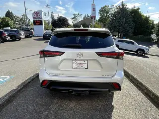 Toyota Highlander 2024 AWD XLE 4 puertas SUV