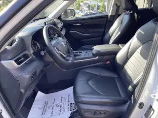 Toyota Highlander 2024 AWD XLE 4 puertas SUV