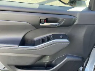 Toyota Highlander 2024 AWD XLE 4 puertas SUV