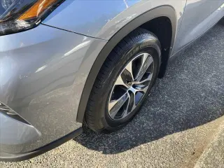 Toyota Highlander 2024 AWD XLE 4 puertas SUV