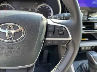 Toyota Highlander 2024 AWD XLE 4 puertas SUV