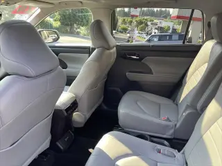 Toyota Highlander 2024 AWD XLE 4 puertas SUV