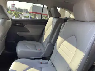 Toyota Highlander 2024 AWD XLE 4 puertas SUV