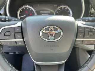 Toyota Highlander 2024 AWD XLE 4 puertas SUV