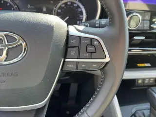 Toyota Highlander 2024 AWD XLE 4 puertas SUV