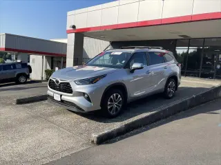 Toyota Highlander 2024 AWD XLE 4 puertas SUV