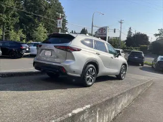 Toyota Highlander 2024 AWD XLE 4 puertas SUV