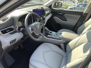 Toyota Highlander 2024 AWD XLE 4 puertas SUV