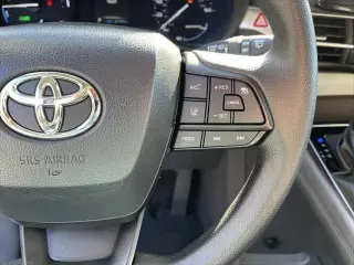 Toyota Sienna 2024 AWD LE 8 Pasajeros 4 Puertas Minivan