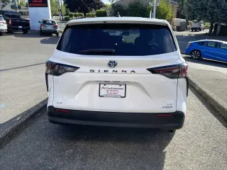 Toyota Sienna 2024 AWD LE 8 Pasajeros 4 Puertas Minivan