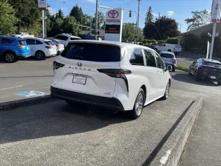 Toyota Sienna 2024 AWD LE 8 Pasajeros 4 Puertas Minivan