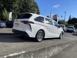 Toyota Sienna 2024 AWD LE 8 Pasajeros 4 Puertas Minivan