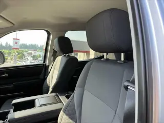 Toyota Tundra 2024 4x4 SR5 4 puertas CrewMax Cab Pickup SB