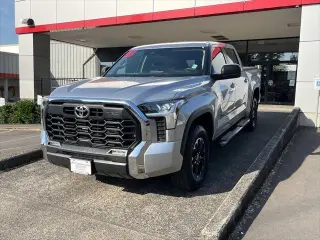 Toyota Tundra 2024 4x4 SR5 4 puertas CrewMax Cab Pickup SB