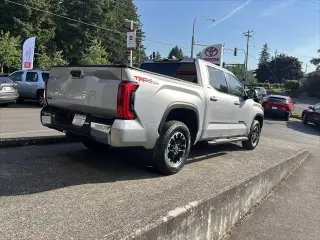 Toyota Tundra 2024 4x4 SR5 4 puertas CrewMax Cab Pickup SB