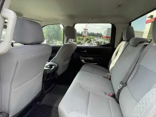 Toyota Tundra 2023 4x4 SR5 4 puertas CrewMax Cab Pickup SB
