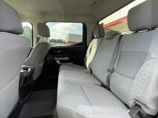 Toyota Tundra 2023 4x4 SR5 4 puertas CrewMax Cab Pickup SB
