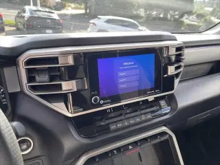 Toyota Tundra 2023 4x4 SR5 4 puertas CrewMax Cab Pickup SB
