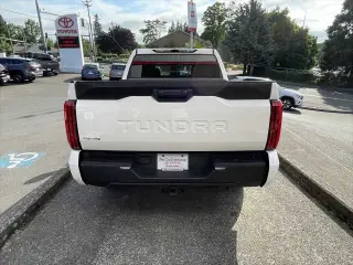 Toyota Tundra 2023 4x4 SR5 4 puertas CrewMax Cab Pickup SB