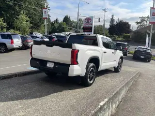 Toyota Tundra 2023 4x4 SR5 4 puertas CrewMax Cab Pickup SB