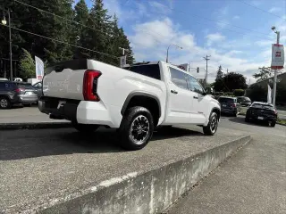 Toyota Tundra 2023 4x4 SR5 4 puertas CrewMax Cab Pickup SB