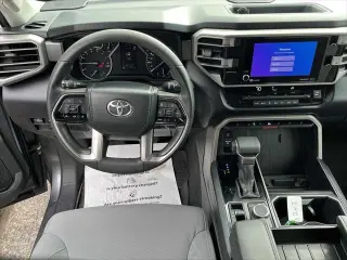 Toyota Tundra 2024 4x4 SR5 4 puertas CrewMax Cab Pickup SB